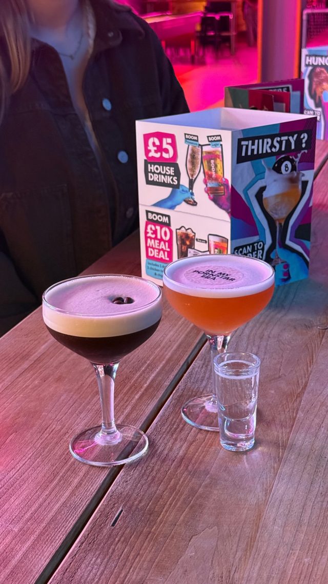 It’s Friday, the sun’s out and it’s National Martini Day — the perfect excuse to start the weekend early and an even better reason to enjoy your evening! 🍸😌Stop by @thefloristwatford, @cassiolounge, @tgifridaysuk, @puttshackuk, @boombattlebar and even @marksandspencer. With £5 Martinis at Boom and TGI’s, it’s the ideal moment to grab something to eat after a day of shopping.Shop late until 8PM and park for £1 after 5PM#nationalmartiniday #fridayfeels #barhopping